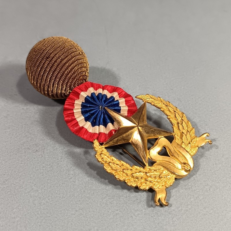 ATTRIBUT OU INSIGNE ET POMPON DE KEPI D'OFFICIERS ET ADJUDANTS MODELE 1886 OFFICIER D'ADMINISTRATION DU SERVICE DE L'INTENDANCE